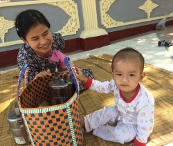 Yangon Shwedagon Mor och son